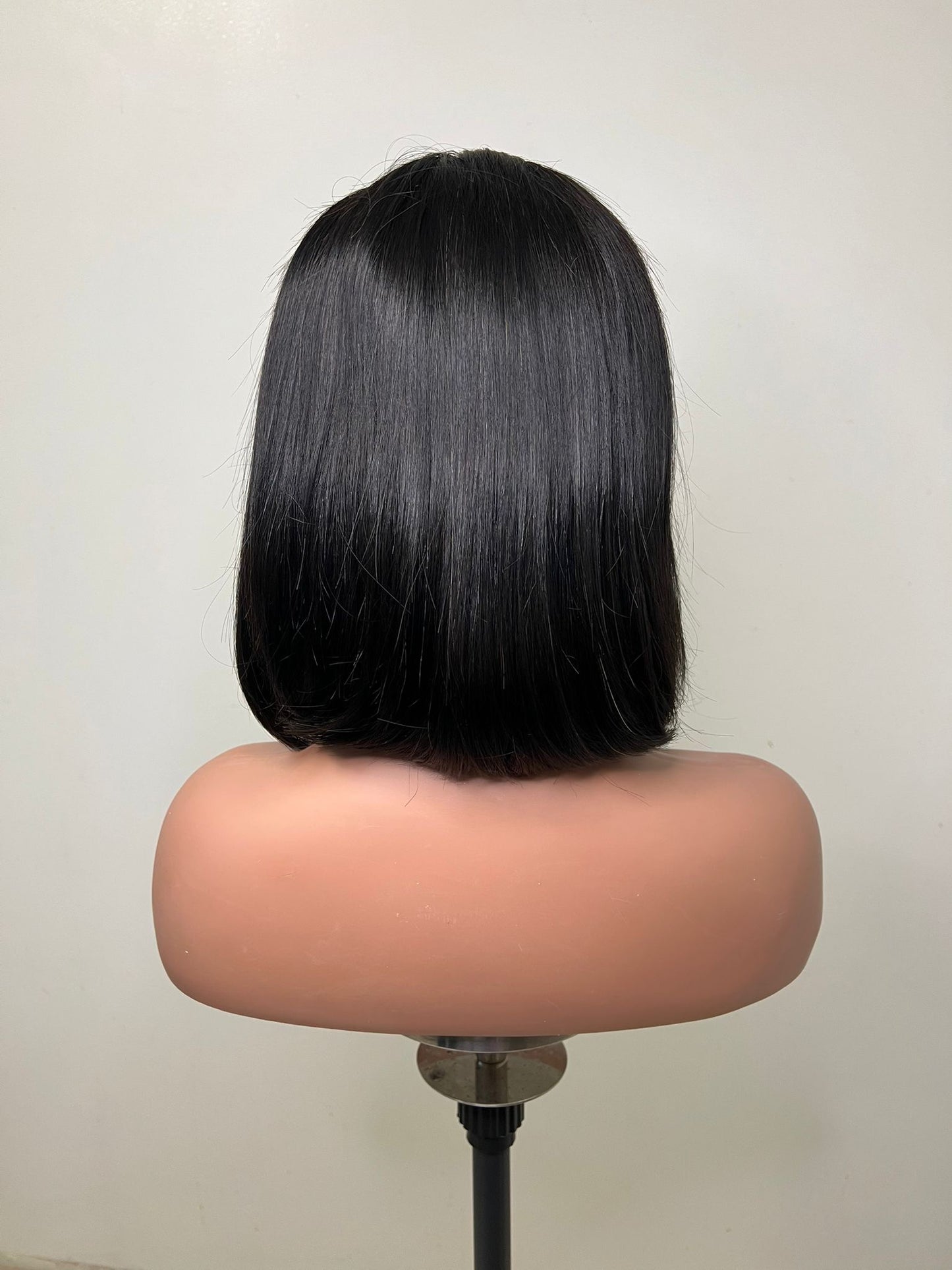 Perruque BOB Lisse.  Lace 13x4 Couleur : Noire