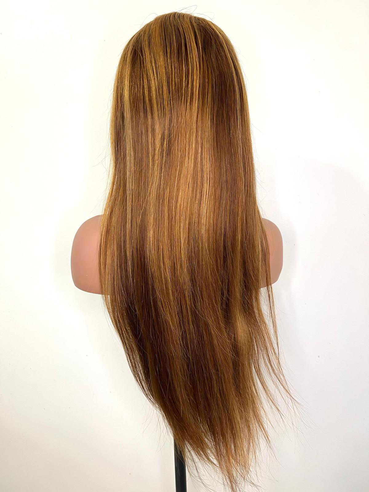 Perruque LISSE. Lace 13x4. Couleur P4/27