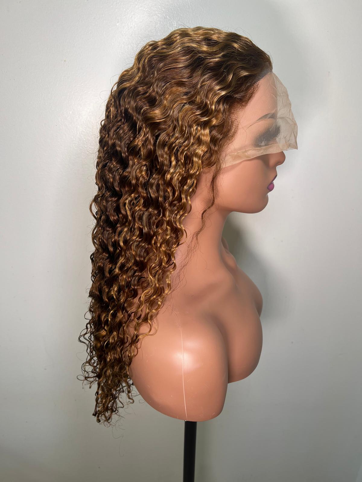 Perruque WATER Wave.  Lace 13x4 Couleur P4/27